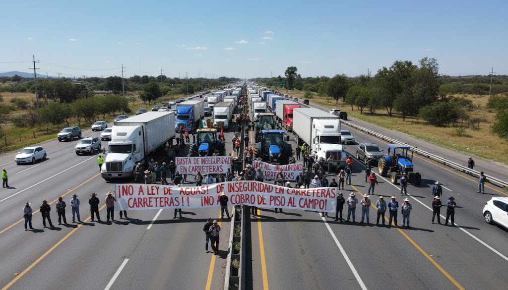Campesinos y transportistas cierran vías en Chihuahua: bloqueos en Camargo, Meoquí y Delicias
